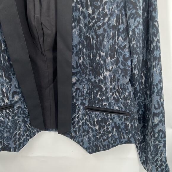 Trouve Women's Blue & Black Print Lined Open Front Blazer Jacket Size Small - Picture 4 of 14